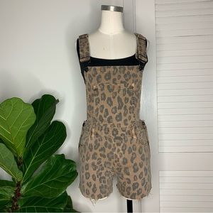 BLANKNYC Leopard Shorts Overalls Sz 25